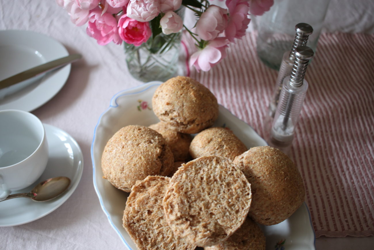 Schnelle Vollkorn-Quarkbrötchen – Herzstück