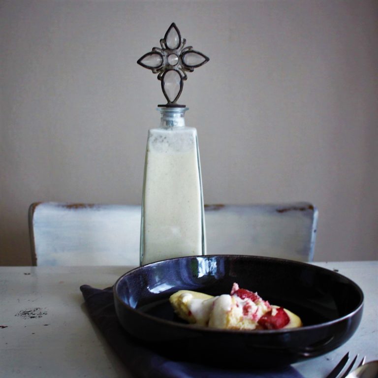 Selbstgemachte Fruchtsoße zum Dessert – Herzstück Selbstgemachte Fruchtsoße zum Dessert – Herzstück