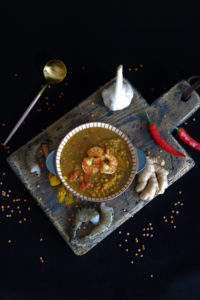 garnelen-Curry mit roten Linsen und Paprika